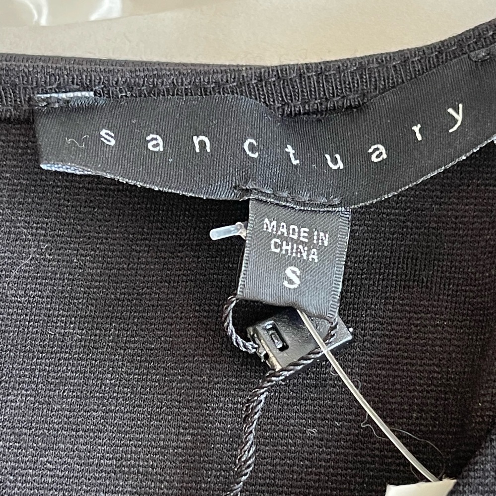 Sanctuary the little black zipper v-neck Dress. NWT Size Small - Picture 5 of 10